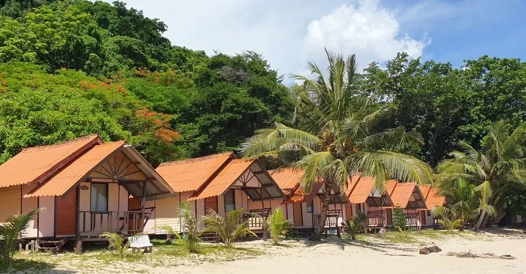Koh Chang Bungalows on White Sand Beach