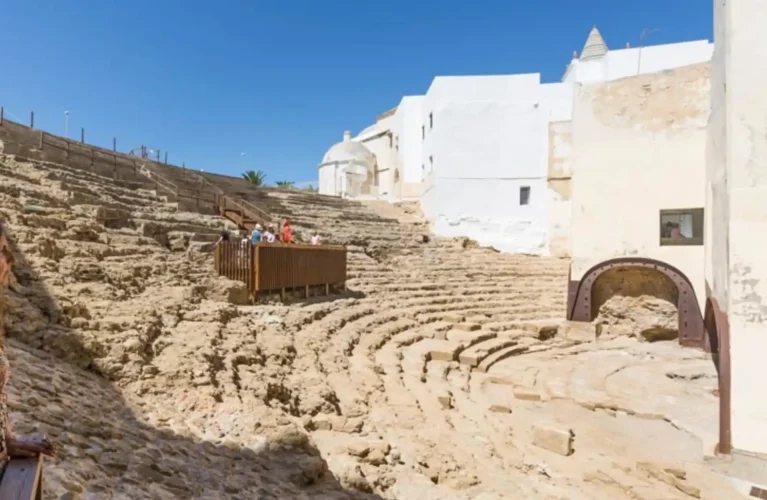 Free Tour Cádiz the Best Way to Explore Ancient Ruins