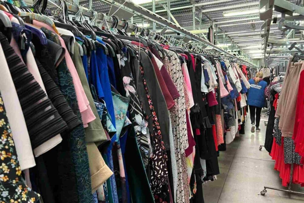 Where to Buy Fashion in Bulk