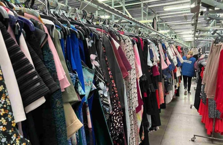 Where to Buy Fashion in Bulk