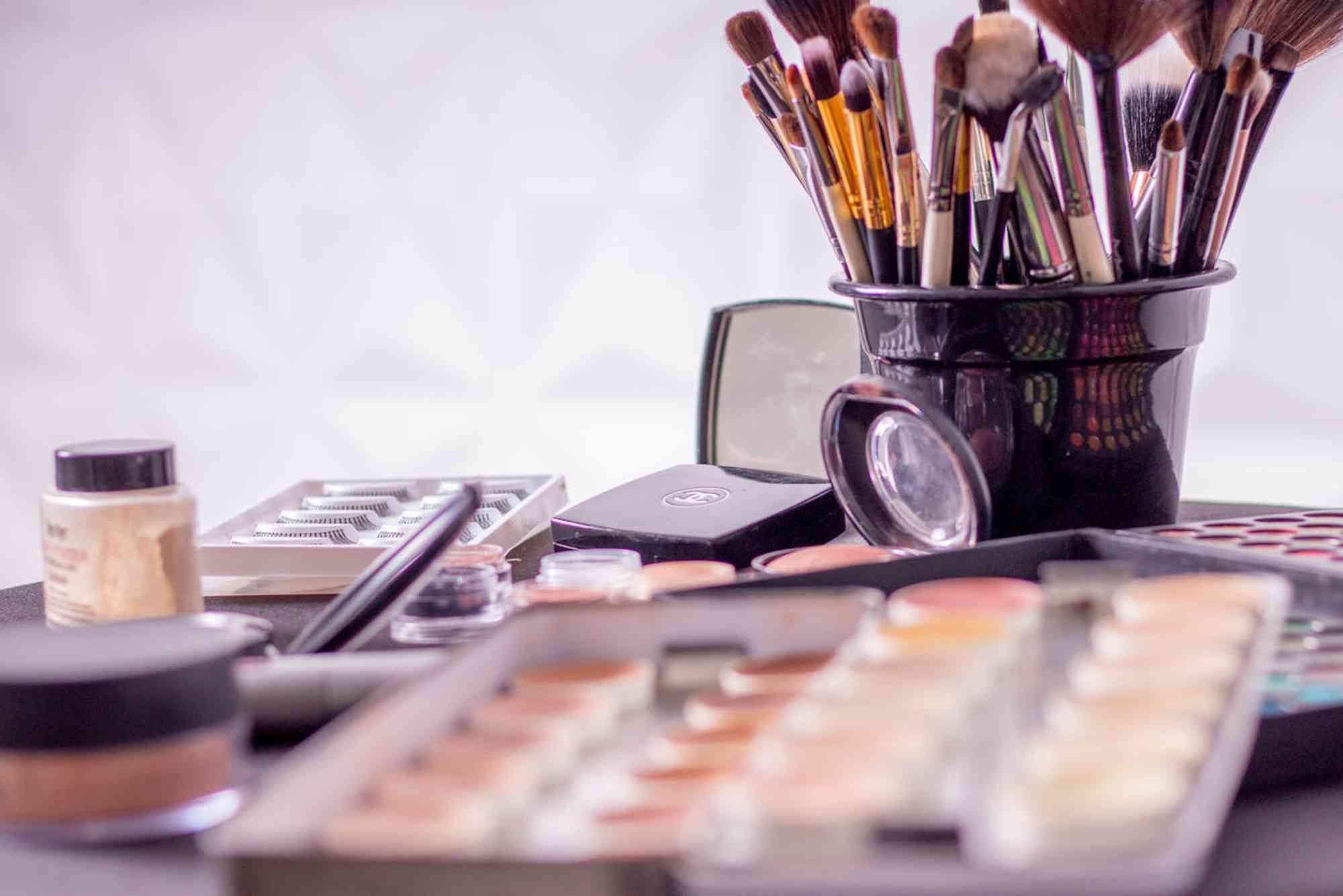 كيفية استيراد مستحضرات التجميل جملة؟