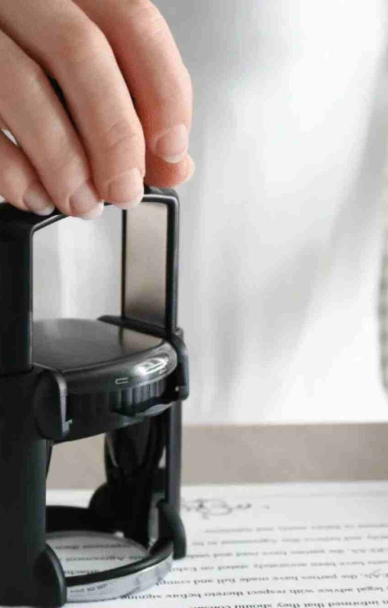 Is Notarization Mandatory for Legal Documents in Dubai?